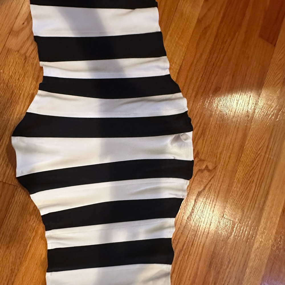 Revolve Poster Girl Half Time Corset NWT size small - Picture 11 of 16